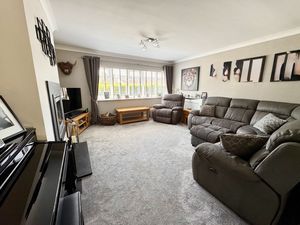Lounge- click for photo gallery